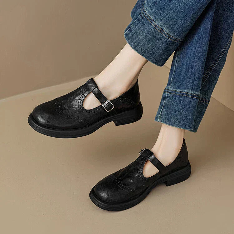 Brogue Design Round Toe Shoes