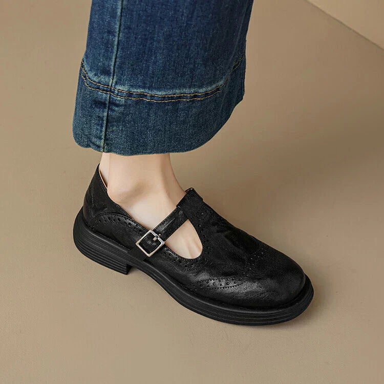 Brogue Design Round Toe Shoes