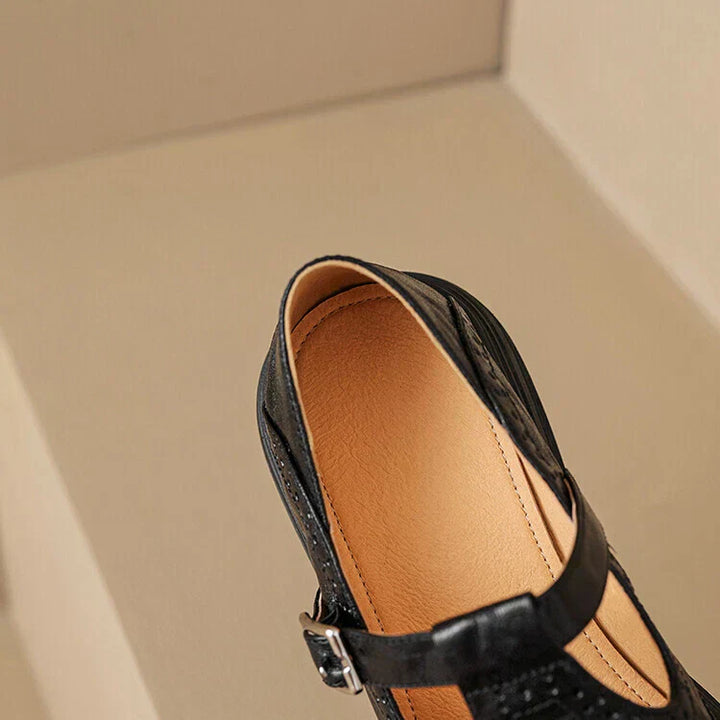 Brogue Design Round Toe Shoes