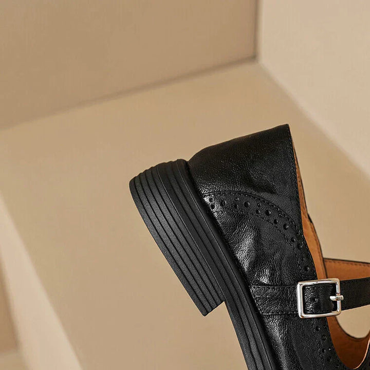 Brogue Design Round Toe Shoes