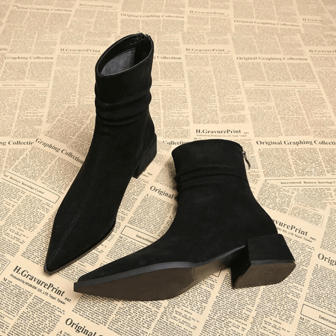 Low Block Pointed Boots