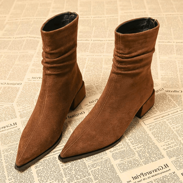Low Block Pointed Boots