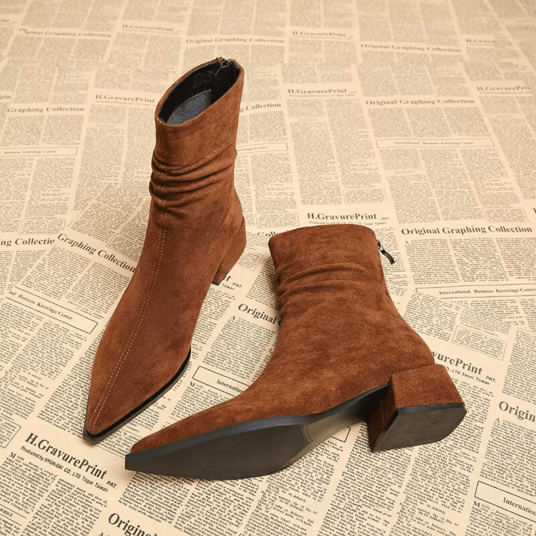 Low Block Pointed Boots