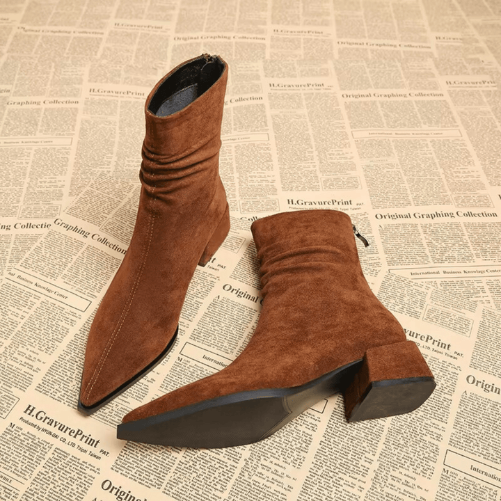 Low Block Pointed Boots