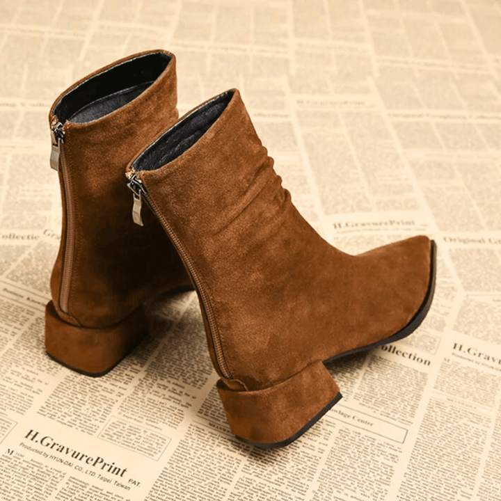 Low Block Pointed Boots